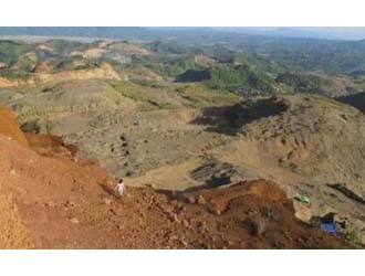 緬甸發現約5.5米長巨型翡翠原石 警方保護