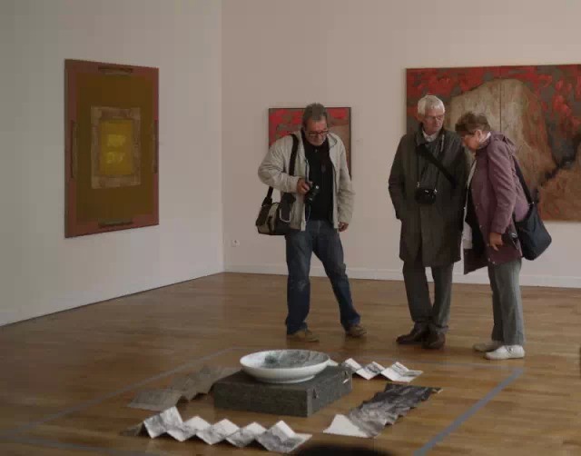 珍稀奇講師 白明參加“沖破屋頂”當代藝術(shù)展