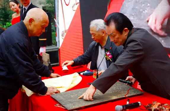 央視《鑒寶》欄目專家蔡國聲老師親臨綠地錦天府，鑒天府瑰寶